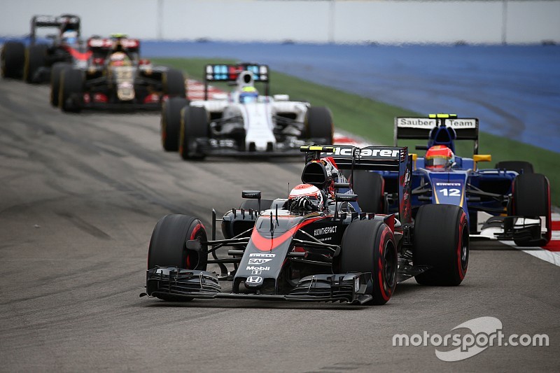 Button cita déficit de 40 km/h da McLaren na Rússia
