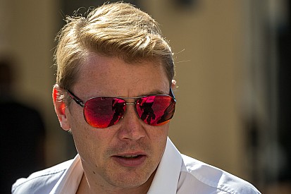 Hakkinen recorda toque com Senna e pede que Kimi assuma erro