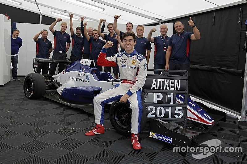 Champion d'Eurocup, Jack Aitken vise la F3.5 et le GP3 pour 2016