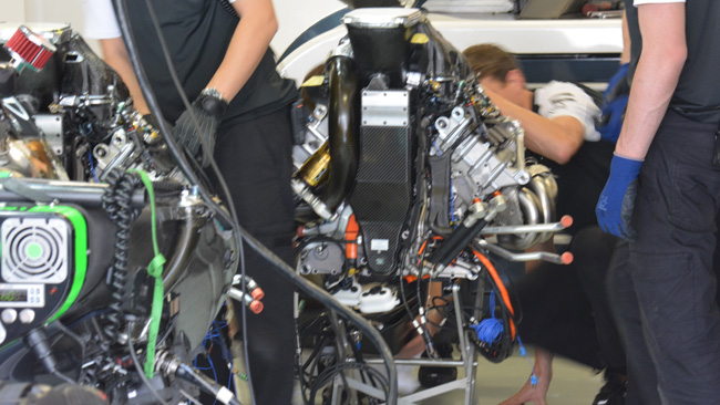 McLaren: ecco il motore Honda evo smontato dal telaio