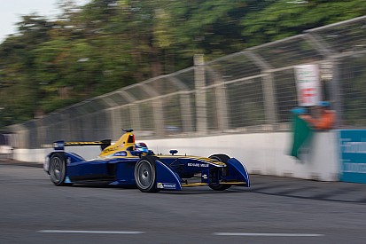 Буэми призвал Renault решить проблемы с машиной