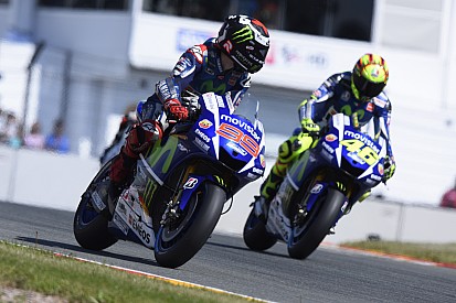 Lorenzo: "superei Rossi em tudo em 2015"