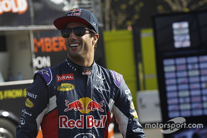 Ricciardo deja en espera sus planes de NASCAR
