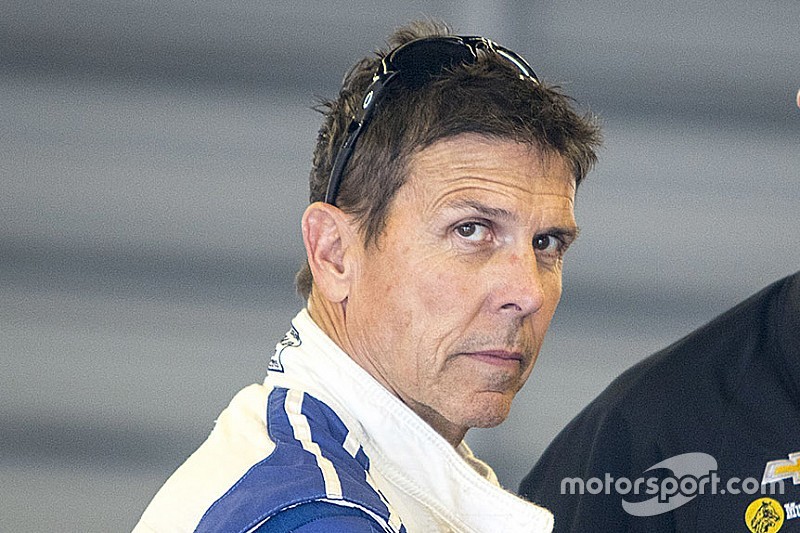 Scott Pruett firma con Action Express