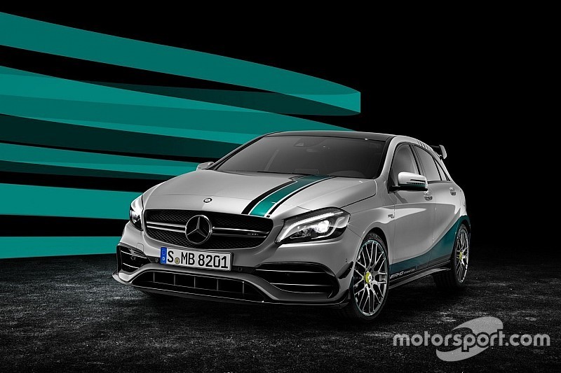 Mercedes viert wereldtitels met kampioensauto voor openbare weg