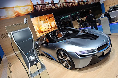 BMW-baas bevestigt dat i8 Spyder op korte termijn gepresenteerd wordt