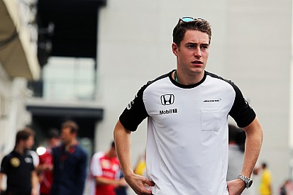 Vandoorne voor McLaren in actie tijdens natweerbandentest