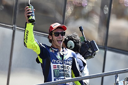 Valentino Rossi se une a homenajes a David Bowie
