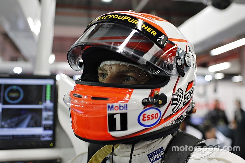Jenson Button laat fans helm voor 2016 bepalen