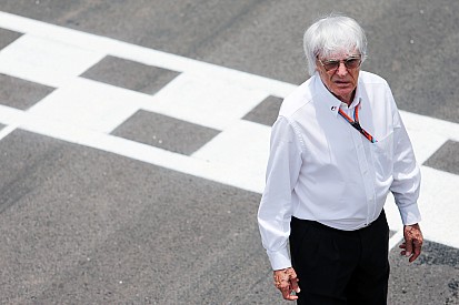 Ecclestone: mulheres "não seriam levadas a sério" na F1