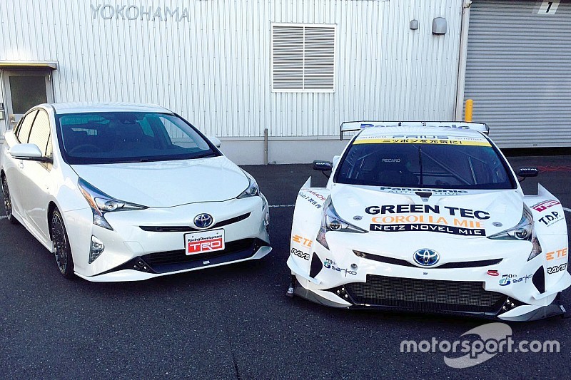 APR Racing tovert oerdegelijke Toyota Prius om in racemonster