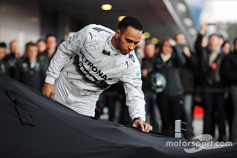 Confira as datas de lançamento dos carros da F1 em 2016