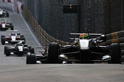 Domenicali: "FIA piensa en campeonatos regionales de F3"