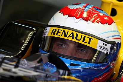 Петров не исключает побед Renault уже в 2017 году