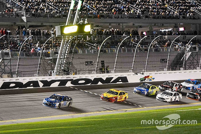 Daytona-Duels gehen an Dale Earnhardt Jr. und Kyle Busch
