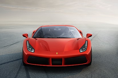 Video: Drifter jaagt met 260 km/u door Barcelona in Ferrari 488 GTB