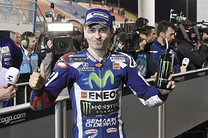 Pole y pista libre para Lorenzo