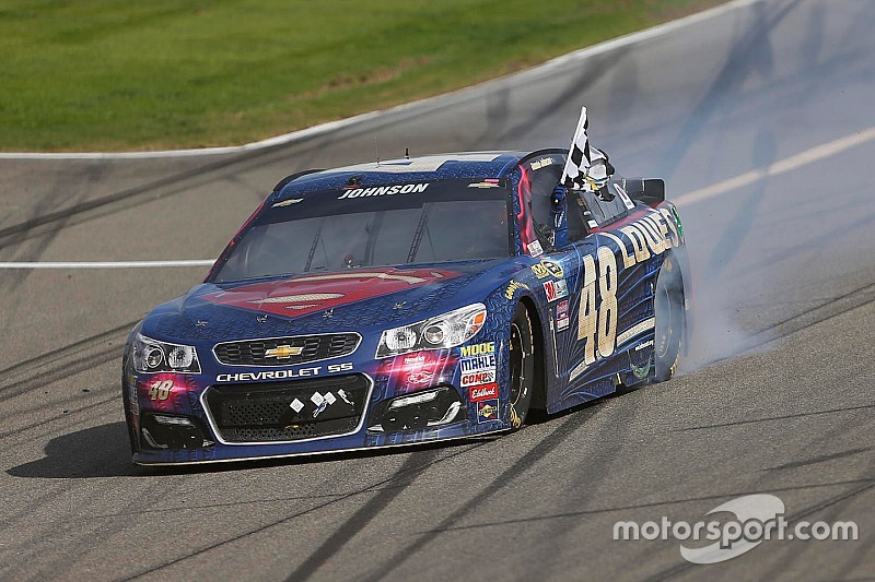 NASCAR Fontana: Hollywood-Sieg für „Superman“ Jimmie Johnson