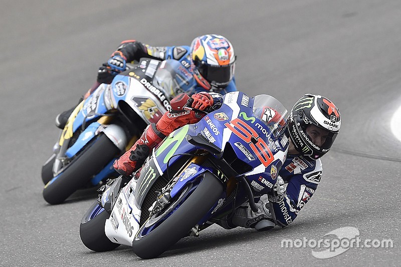 Lorenzo haalt schouders op na crash: “Iedere atleet heeft een slechte dag”