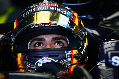 Сайнс не надеется догнать Red Bull Racing