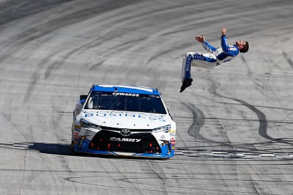 Carl Edwards logra su cuarto triunfo en Bristol