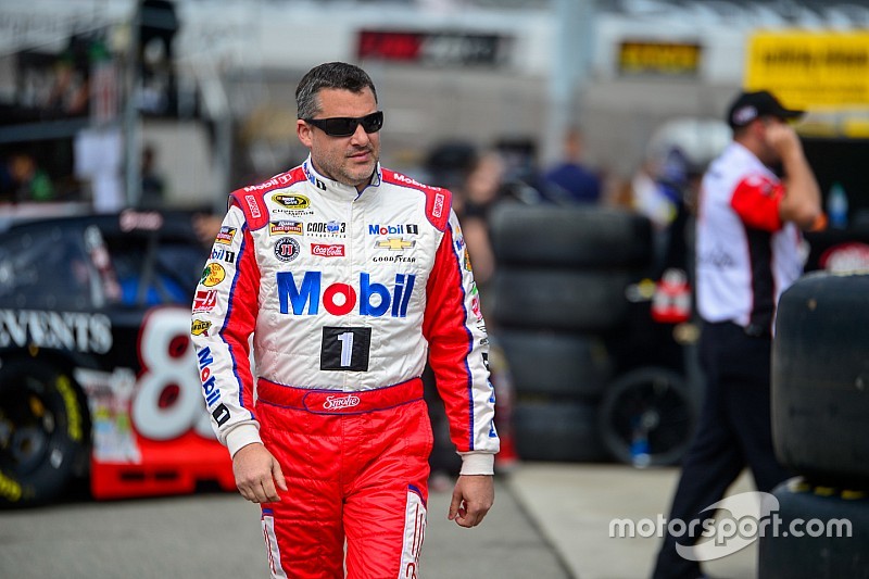 Tony Stewart pide que su multa sea donada