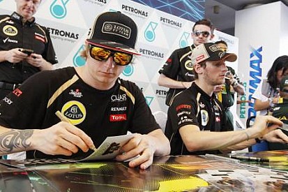 Kimi medya çalışanlarına dondurma ısmarladı