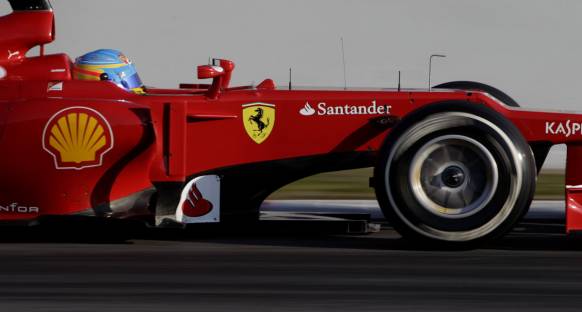 Alonso Maranello'da moral verdi