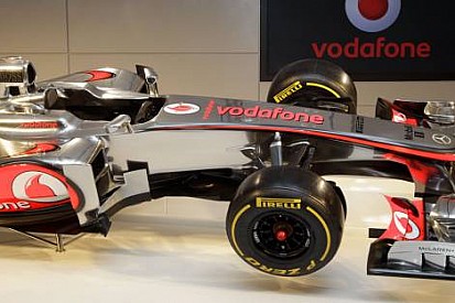 McLaren lansmanda sahte difüzer ve plastik egzoz kullanmış