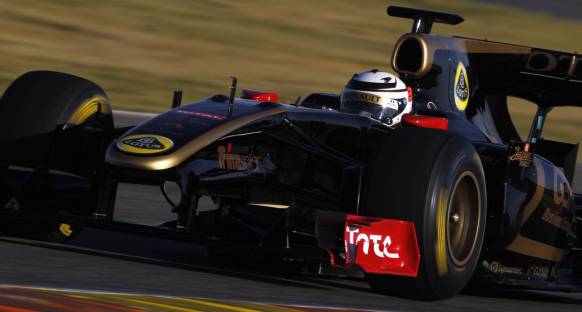 Video: Raikkonen'in Lotus Renault ile ilk test görüntüleri
