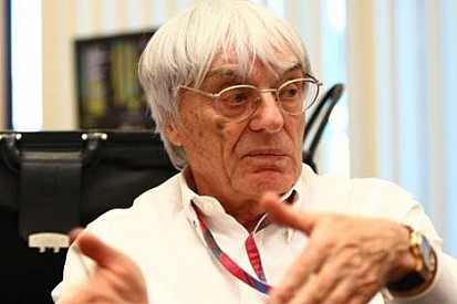 Ecclestone: Üç araç fikri iyi değil