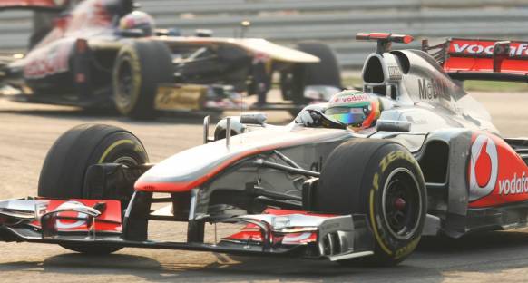 Hamilton özür diledi