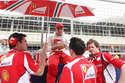 Massa Ferrari'den sezonu bırakmamasını istedi