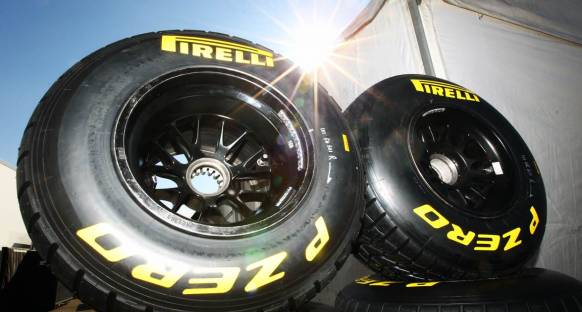 Pirelli 3 pitstoplu yarış bekliyor