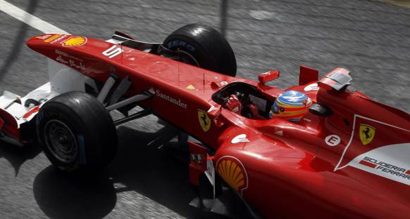 2011 Almanya Grand Prix Cuma 1. antrenmanları - Alonso lider