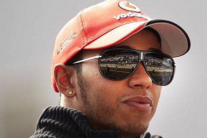 Hamilton'dan hakemlere Toro Rosso uyarısı