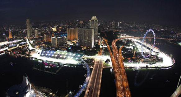 Singapur en az 4 yıl daha takvimde