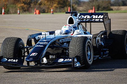 Williams da Red Bull'un egzostlarını taklit ediyor