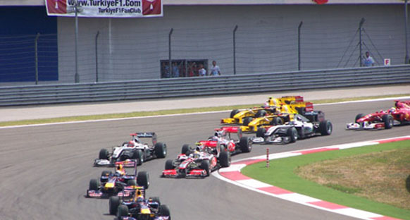 'Türk pilot yarıştırsak F1'de uçarız'