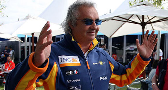 Briatore Piquet'in arkasında!