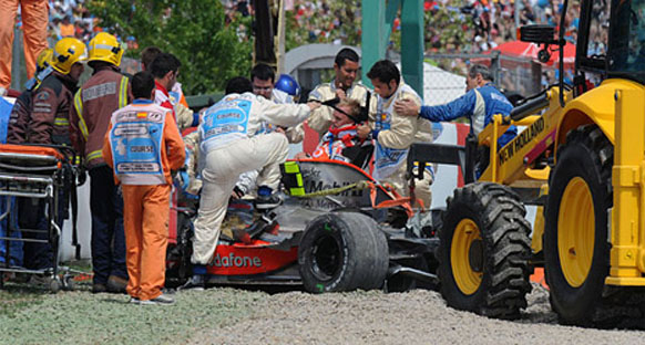 McLaren: 'Kazaya yabancı bir madde yolaçmış olabilir'
