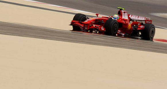 Ferrari Cuma gününü domine etti