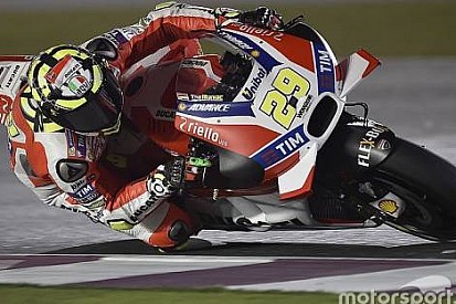 MotoGP Katar: Iannone üçüncü antrenmanın da en hızlısı oldu