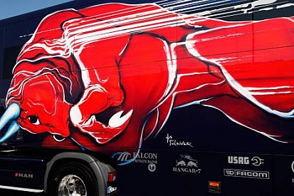 Toro Rosso Ferrari motorunu kullanmak için aracın tasarımını büyük ölçüde değiştirdi