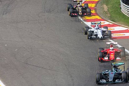 Mercedes tek pit stopu riskli bulup uygulamamış