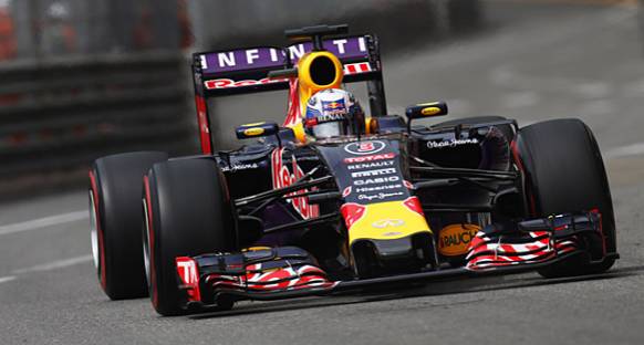 Ricciardo: 'Red Bull değişiklik yapmalı'