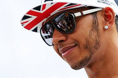 Hamilton: Red Bull'un şikayetleri komik