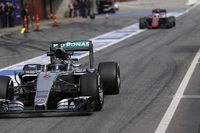Rosberg, Mercedes'ten daha fazlasını bekliyor