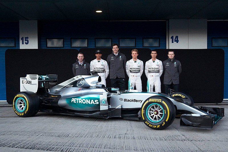 Презентация Mercedes F1 W06 Hybrid