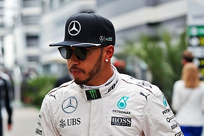 Хэмилтон потребовал от Mercedes ответов